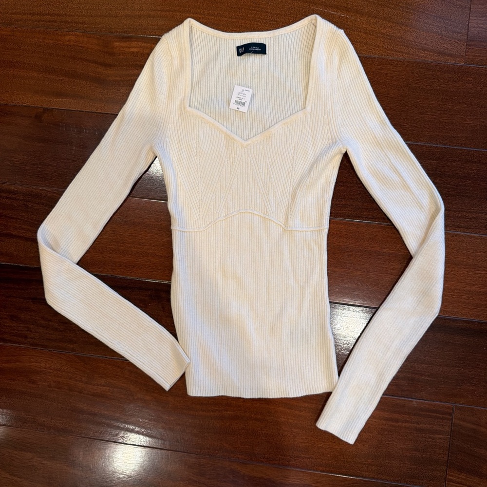 GAP Ivory Long Sleeve Women's Top
